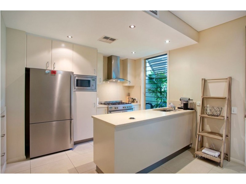 2/12-18 Nannygai Street, Noosaville QLD 4566