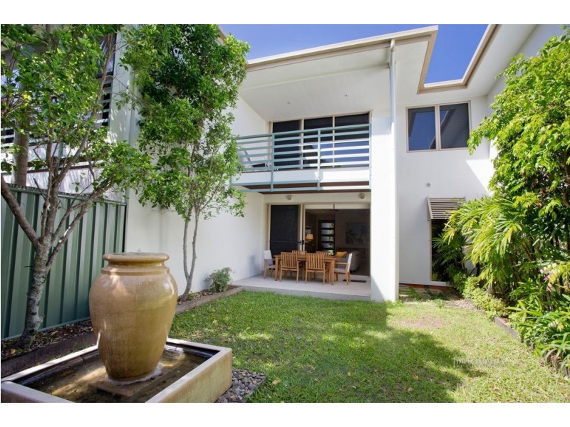 2/12-18 Nannygai Street, Noosaville QLD 4566