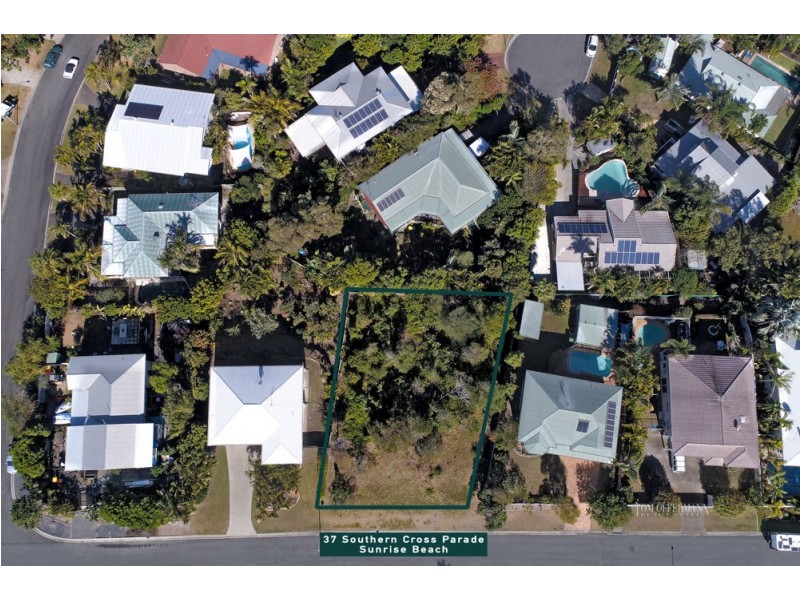 37 Southern Cross Parade, Sunrise Beach QLD 4567