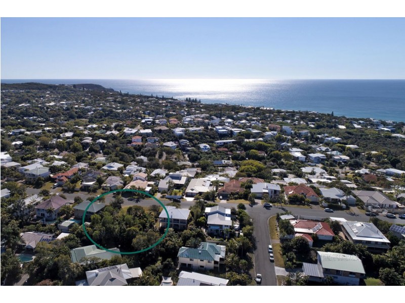 37 Southern Cross Parade, Sunrise Beach QLD 4567