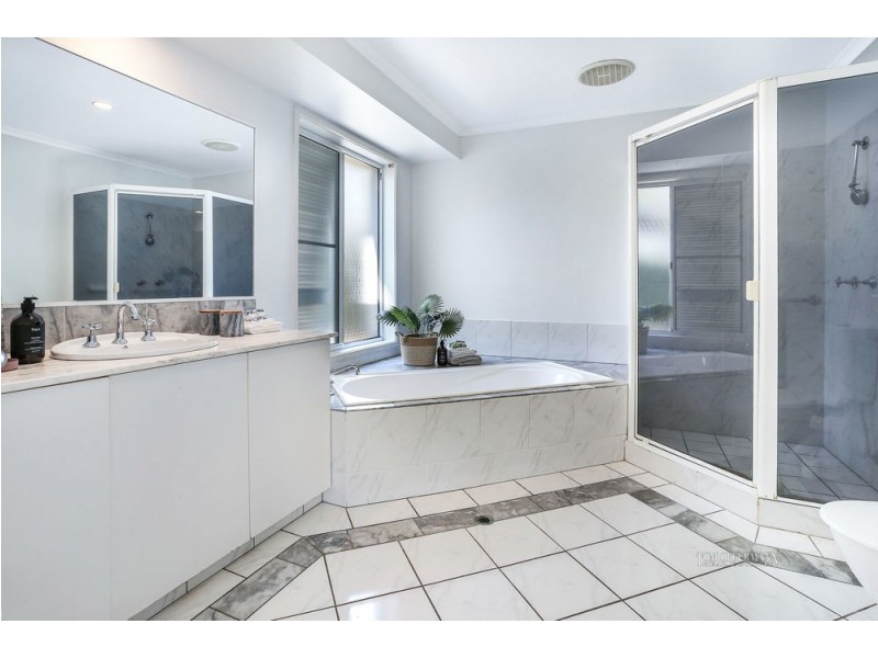 22 Seamount Quay, Noosa Waters QLD 4566