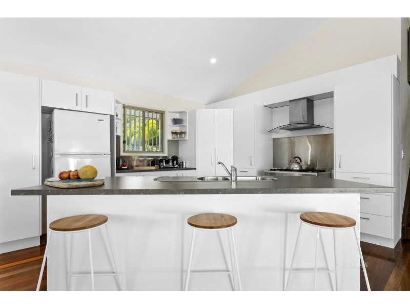 21 Resolute Street, Sunrise Beach QLD 4567