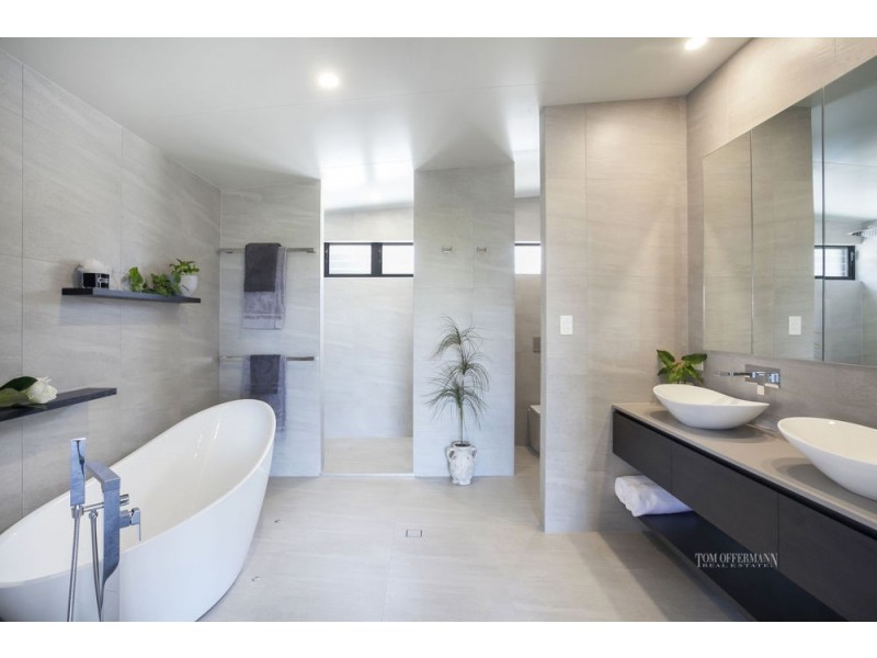 6 Ridgeway Street, Sunrise Beach QLD 4567