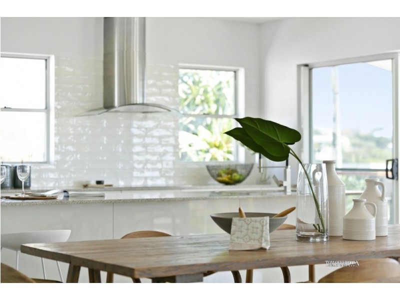 16 Southern Cross Parade, Sunrise Beach QLD 4567