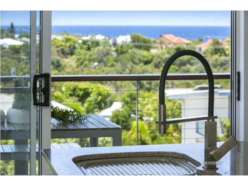 16 Southern Cross Parade, Sunrise Beach QLD 4567