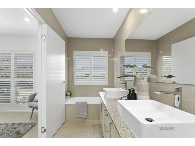 16 Southern Cross Parade, Sunrise Beach QLD 4567