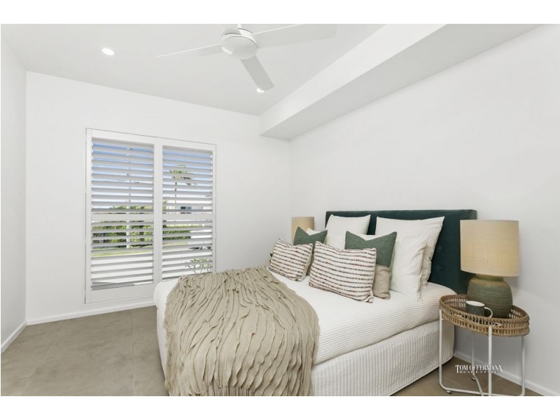 16 Southern Cross Parade, Sunrise Beach QLD 4567