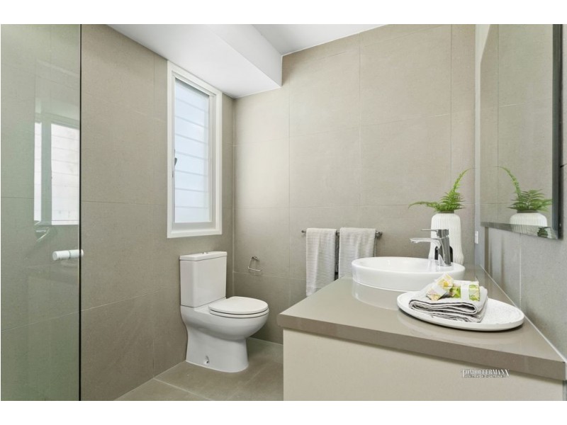 16 Southern Cross Parade, Sunrise Beach QLD 4567