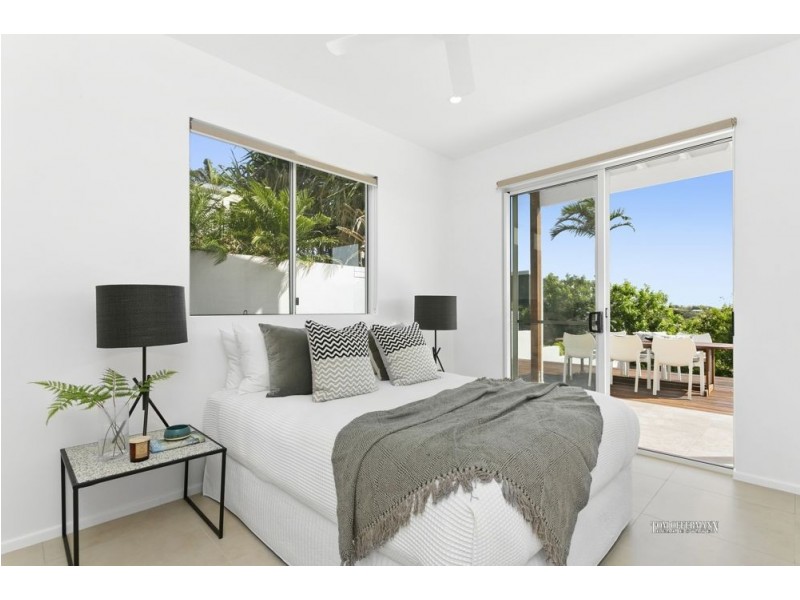 16 Southern Cross Parade, Sunrise Beach QLD 4567