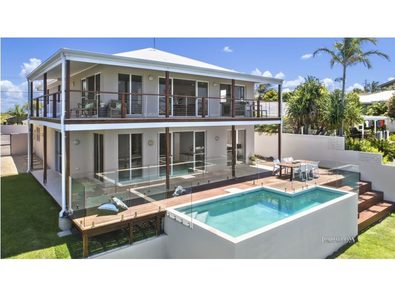 16 Southern Cross Parade, Sunrise Beach QLD 4567