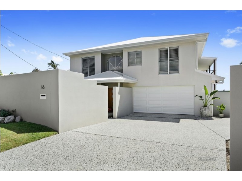 16 Southern Cross Parade, Sunrise Beach QLD 4567