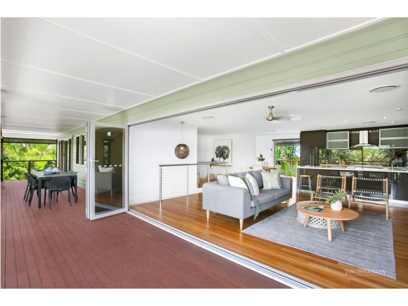 12 Wavecrest Drive, Castaways Beach QLD 4567