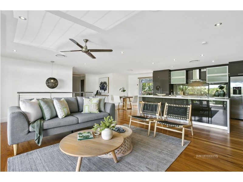 12 Wavecrest Drive, Castaways Beach QLD 4567