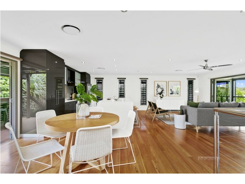 12 Wavecrest Drive, Castaways Beach QLD 4567