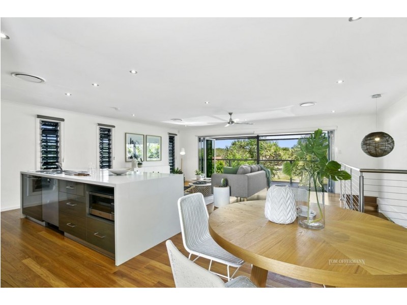 12 Wavecrest Drive, Castaways Beach QLD 4567