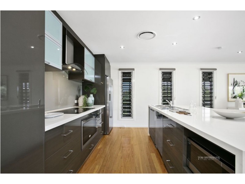 12 Wavecrest Drive, Castaways Beach QLD 4567