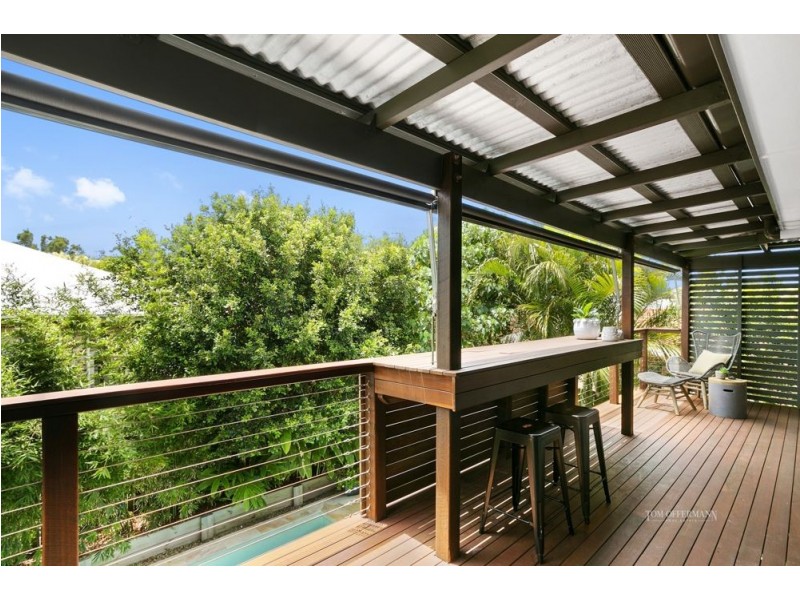 12 Wavecrest Drive, Castaways Beach QLD 4567