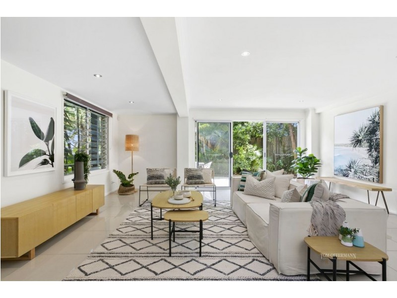 12 Wavecrest Drive, Castaways Beach QLD 4567