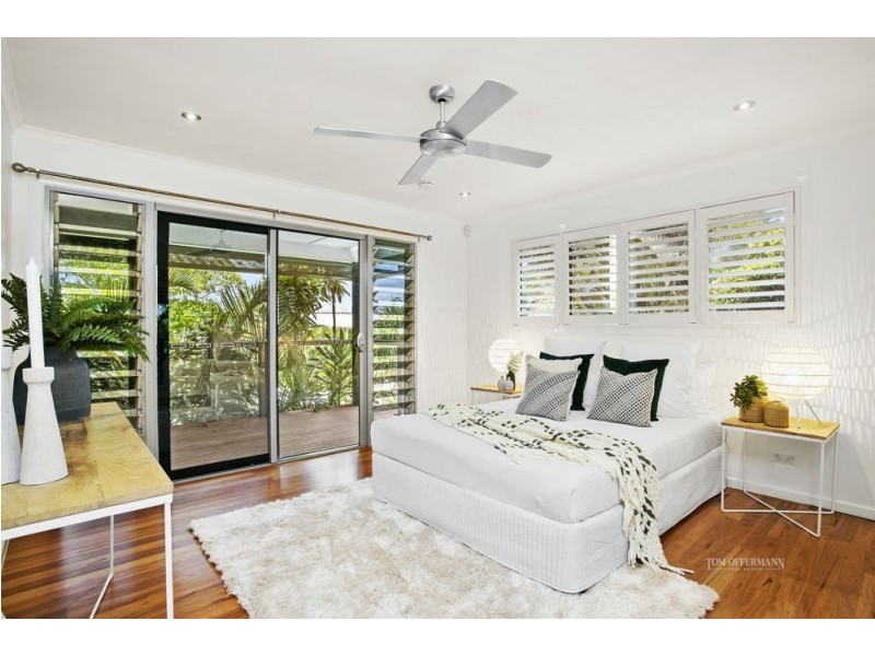 12 Wavecrest Drive, Castaways Beach QLD 4567