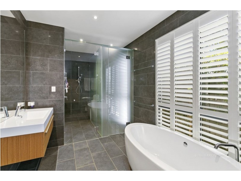 6 Smoke Bush Drive, Noosa Heads QLD 4567