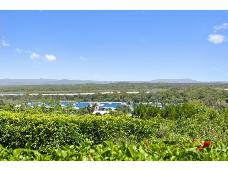 18/2 Noosa Drive, Noosa Heads QLD 4567