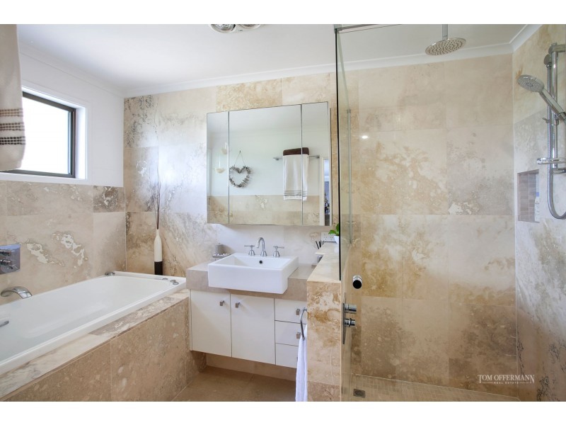 4 Woodlark Rise, Sunrise Beach QLD 4567