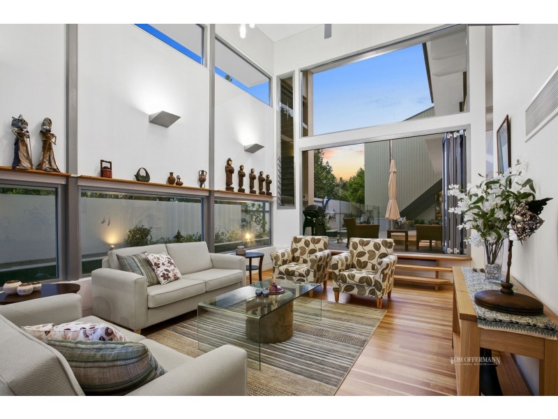 7 Lake Edge Drive, Noosa Heads QLD 4567