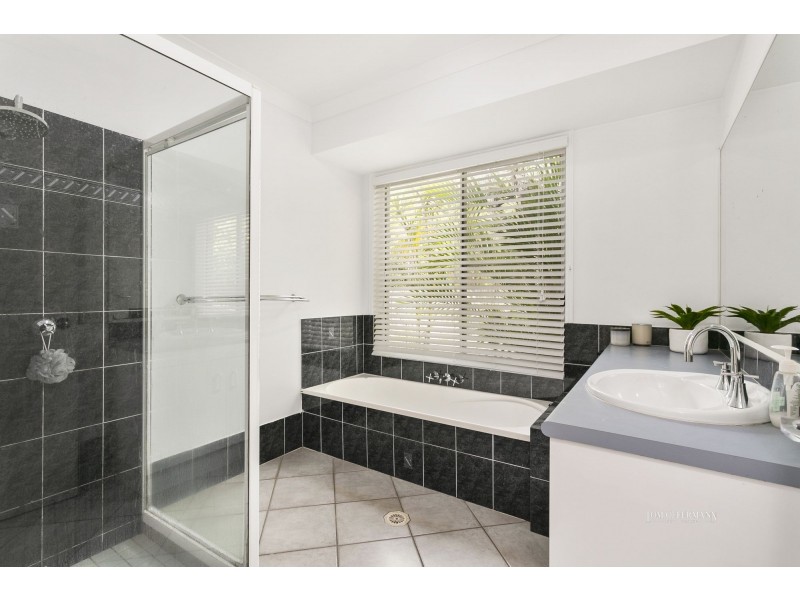 11 Aquamarine Circuit, Noosa Waters QLD 4566