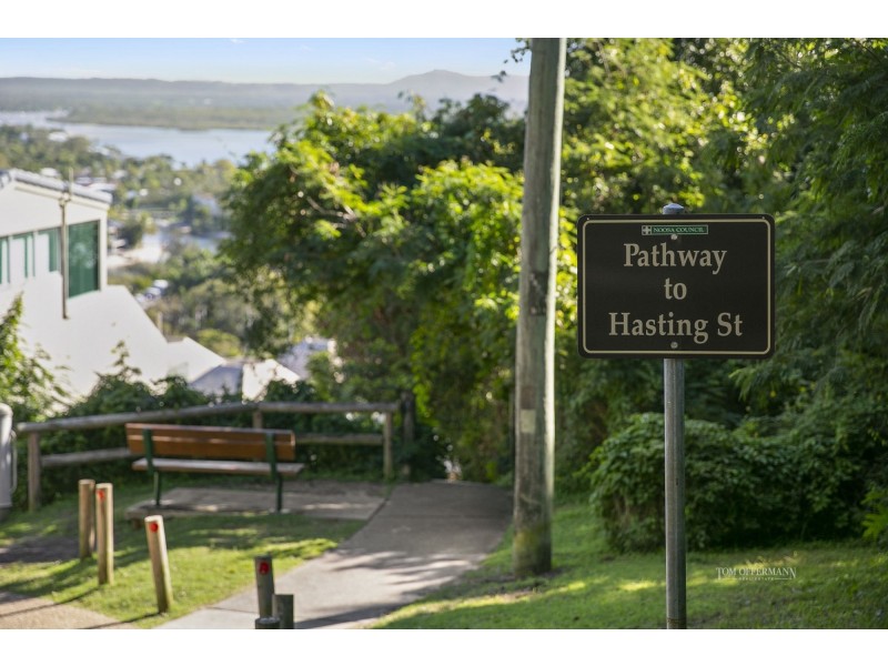 13 Bayview Road, Noosa Heads QLD 4567