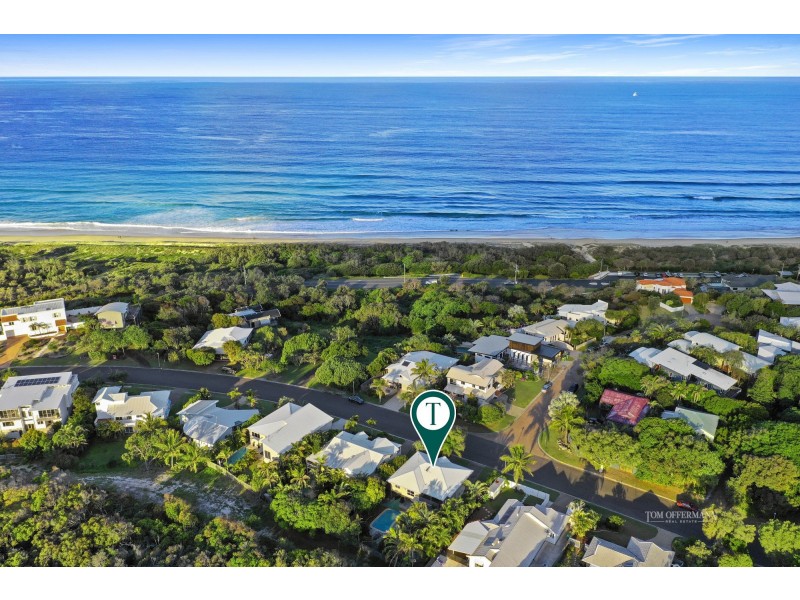 41 Wavecrest Drive, Castaways Beach QLD 4567