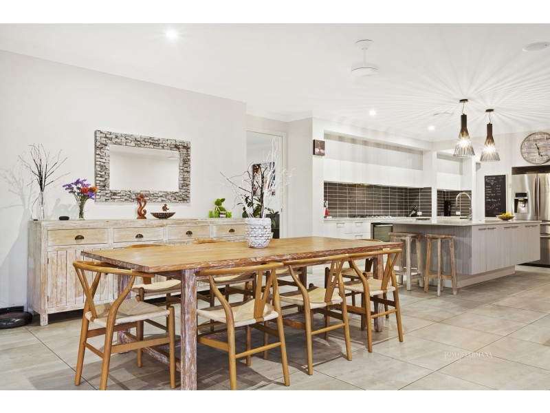 8 Honey Myrtle Road, Noosa Heads QLD 4567