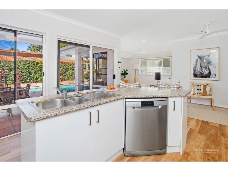 9 Sternlight Street, Noosa Waters QLD 4566