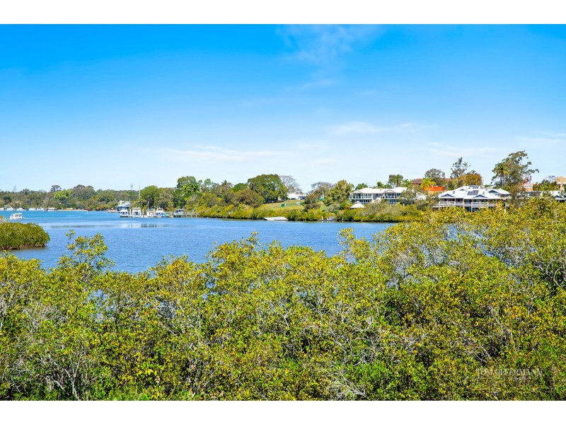 19 Myles Street, Tewantin QLD 4565