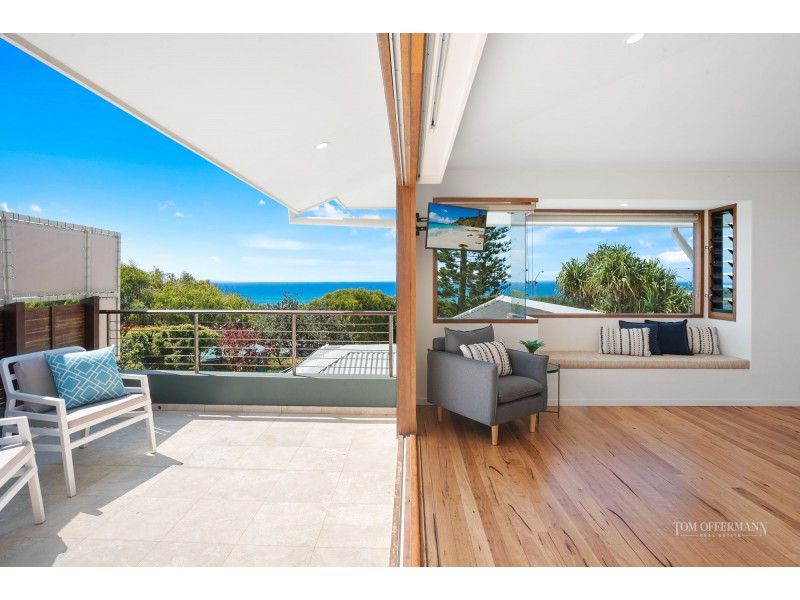 2 Wavecrest Drive, Castaways Beach QLD 4567