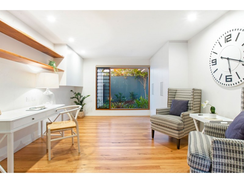 2 Wavecrest Drive, Castaways Beach QLD 4567