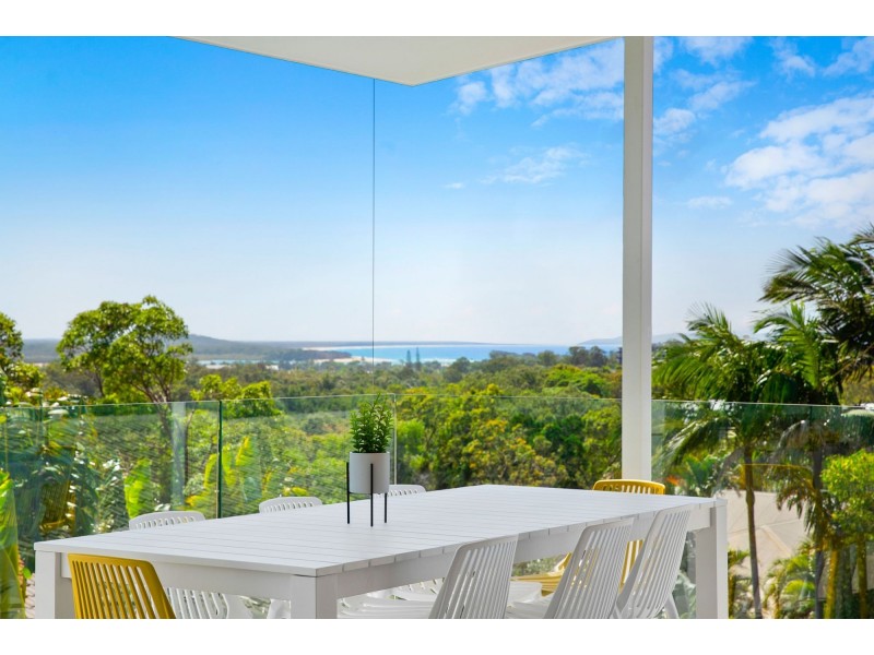 33 Arkana Drive, Noosa Heads QLD 4567