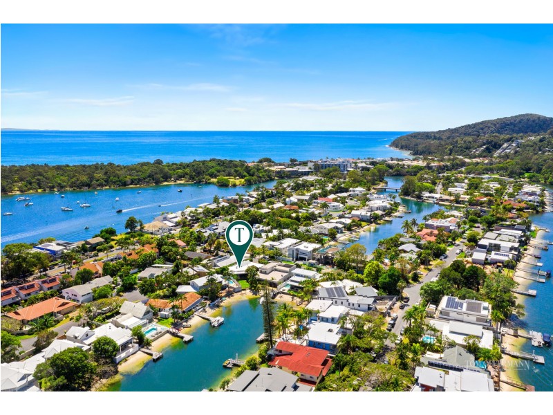 8 Ravenwood Drive, Noosa Heads QLD 4567