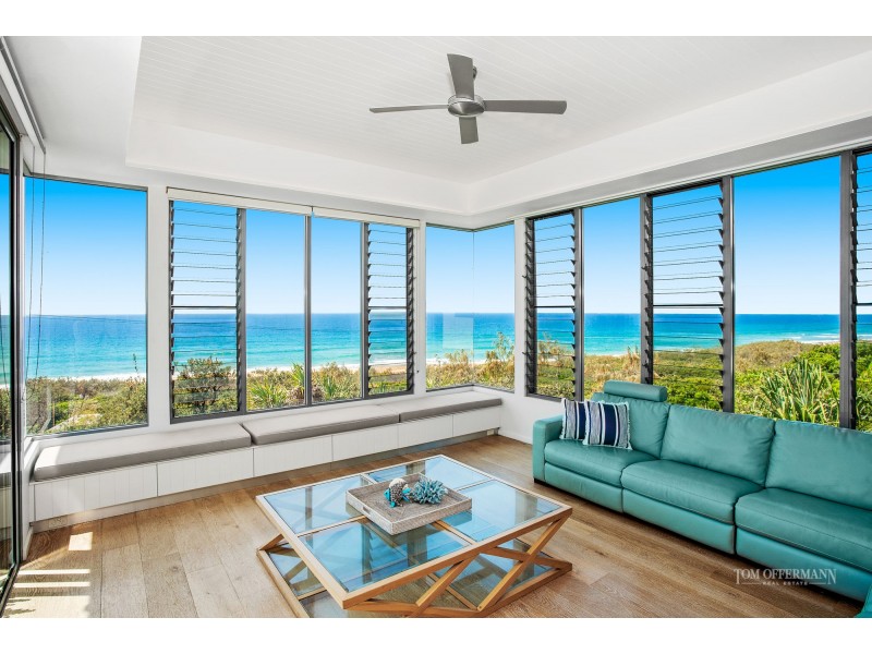 20 Tropicana Rise, Castaways Beach QLD 4567