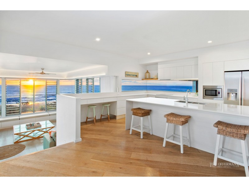 20 Tropicana Rise, Castaways Beach QLD 4567