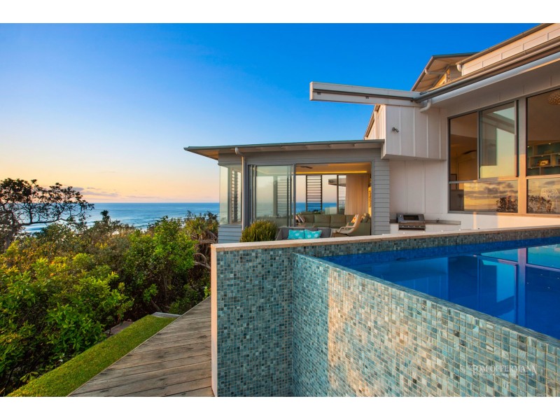 20 Tropicana Rise, Castaways Beach QLD 4567