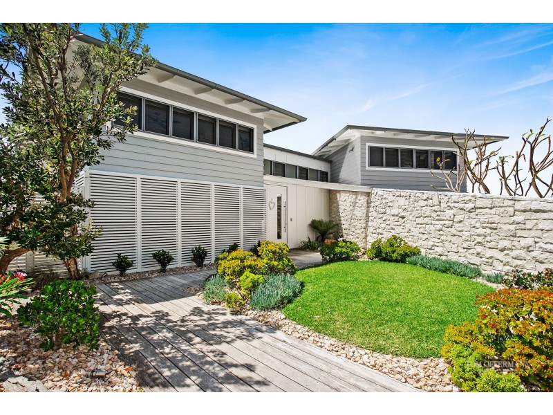 20 Tropicana Rise, Castaways Beach QLD 4567