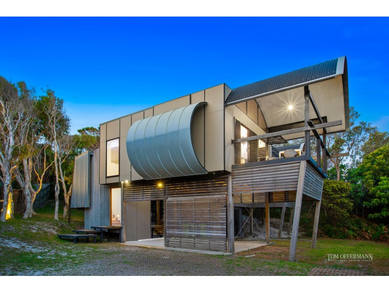 34 Wavecrest Drive, Castaways Beach QLD 4567