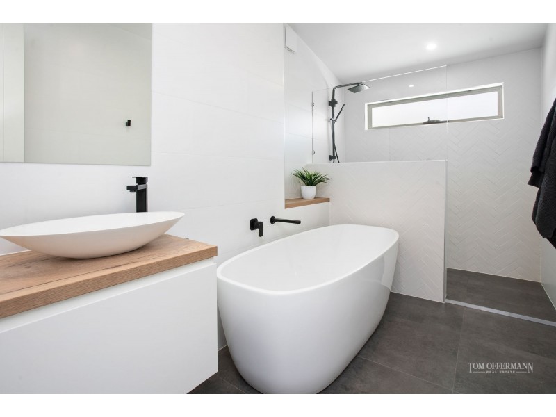 43 Kestrel Crescent, Peregian Beach QLD 4573