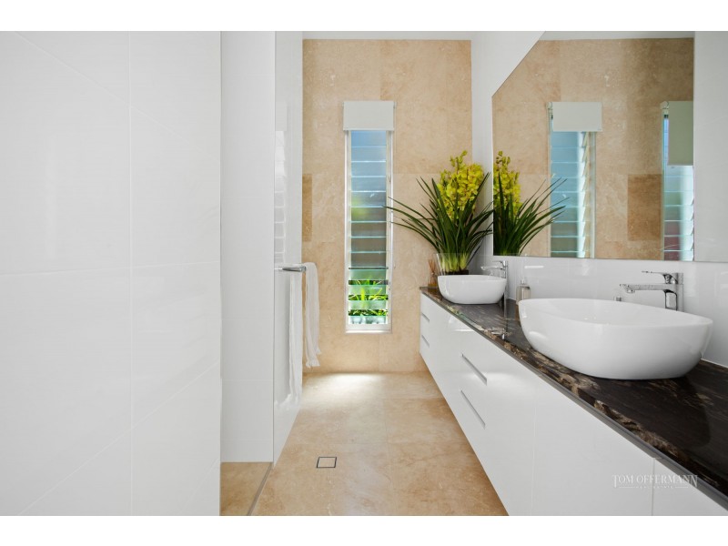 3 Robert Street, Noosaville QLD 4566