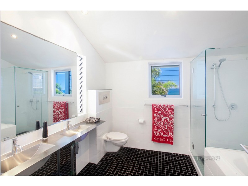 8/27 Ross Crescent, Sunshine Beach QLD 4567