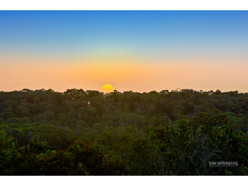 33 Comet Drive, Sunrise Beach QLD 4567