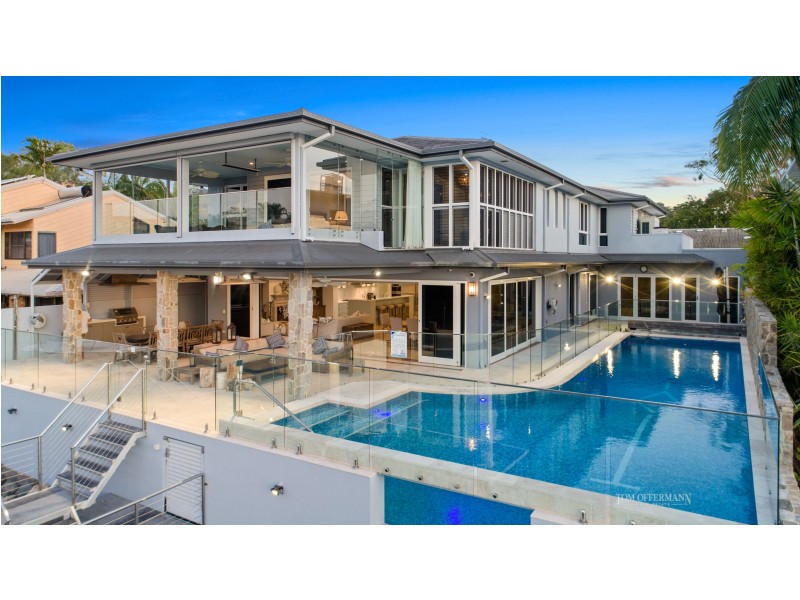 8 Noosa Parade, Noosa Heads QLD 4567