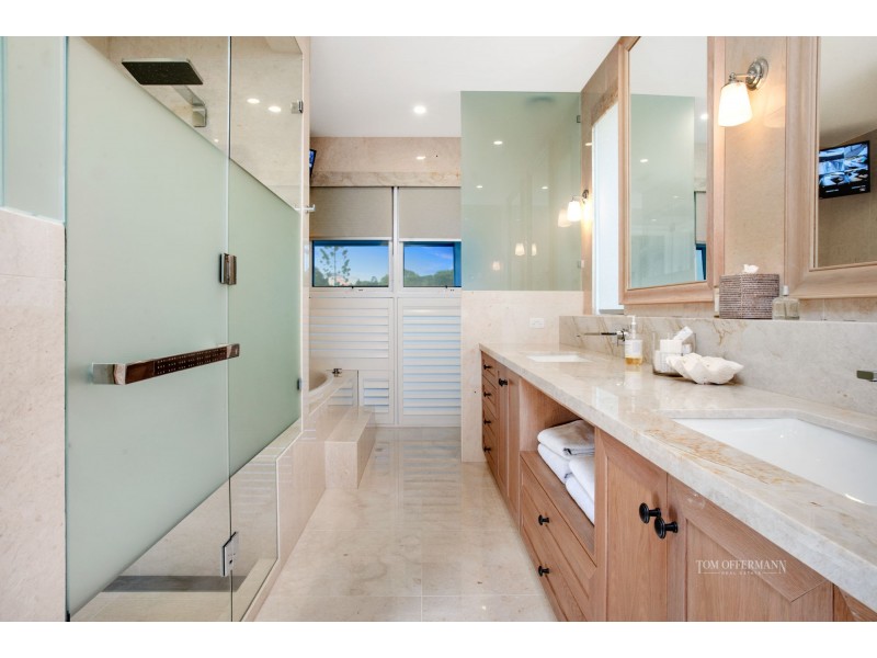 8 Noosa Parade, Noosa Heads QLD 4567