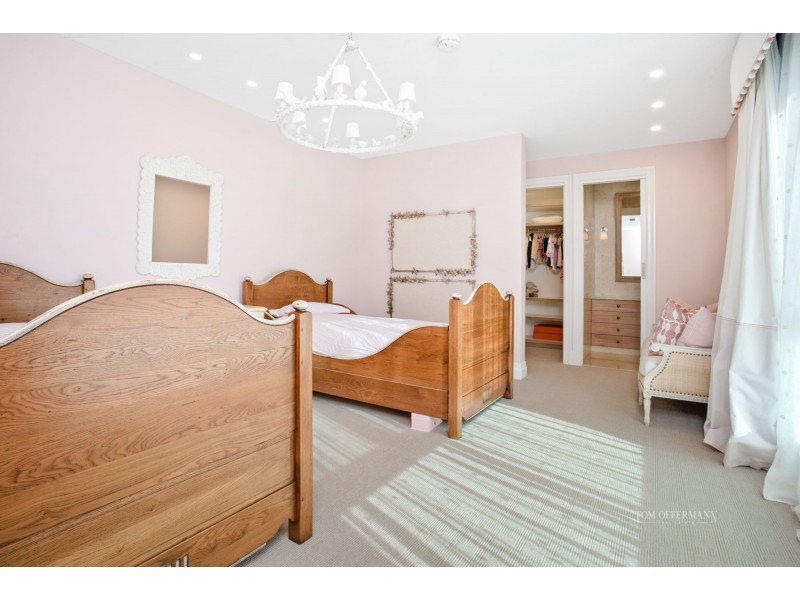 8 Noosa Parade, Noosa Heads QLD 4567