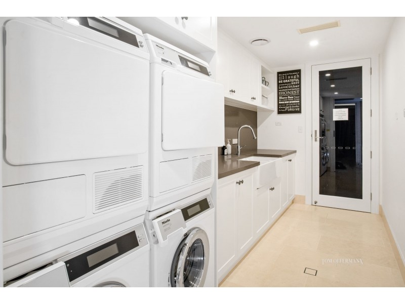 8 Noosa Parade, Noosa Heads QLD 4567